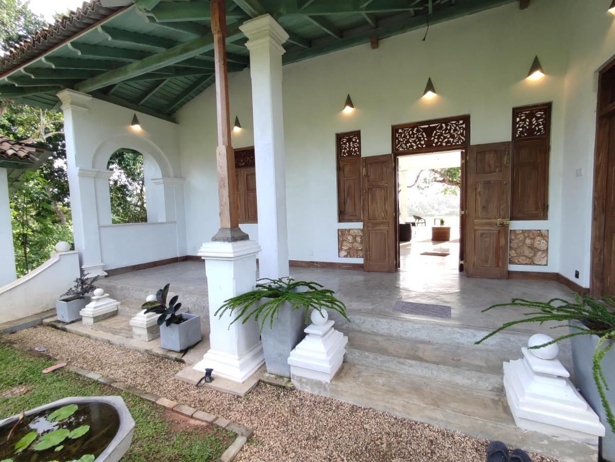 Villa Seven Faces-Luxury Escape,Stunning Views With Private Pool For A Couple Or Family! Galle Exterior photo